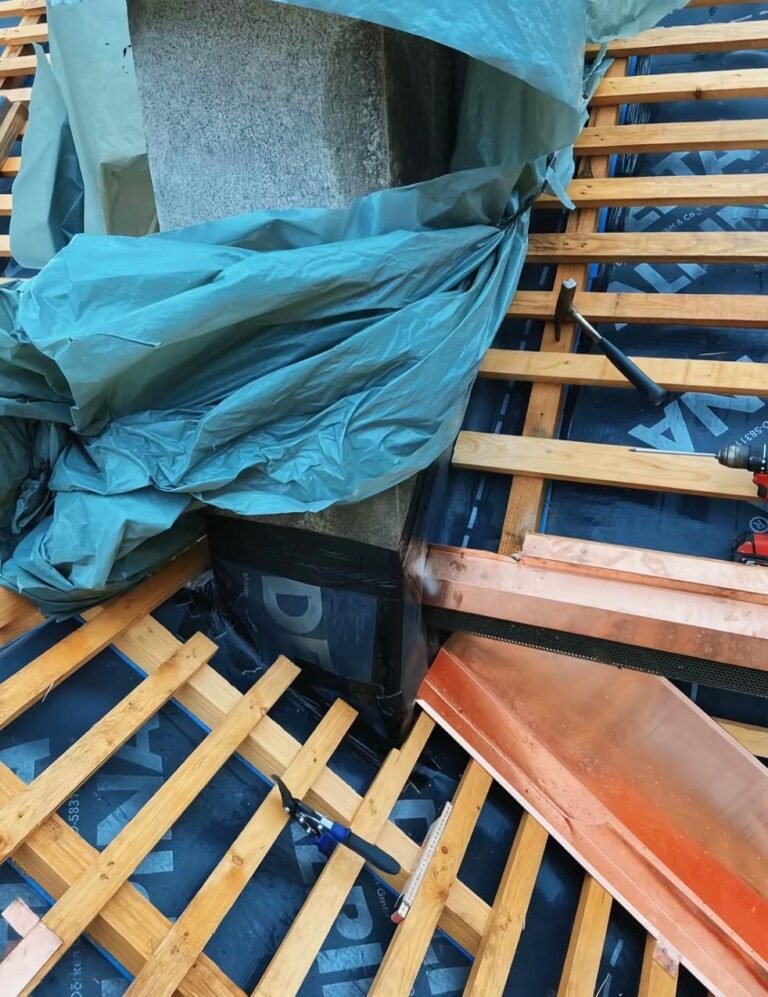 Abergement cheminee cuivre liteaunage ecran sous toiture